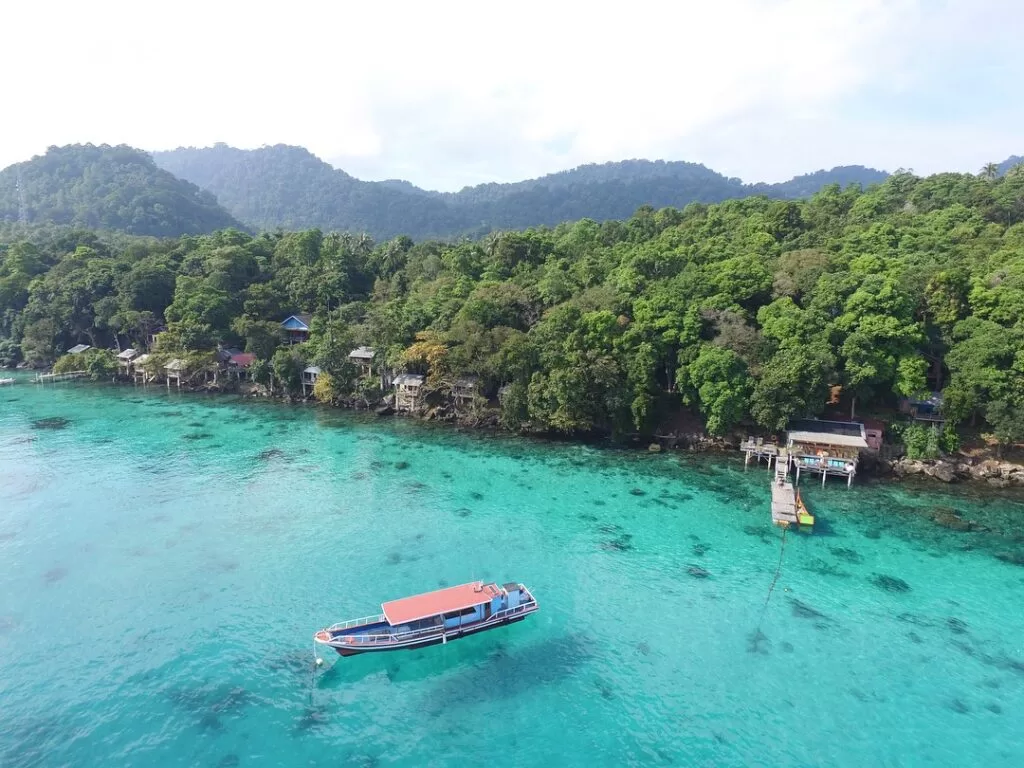 Sumatra: Off-the-beaten-track Tourism and Marine Adventures
